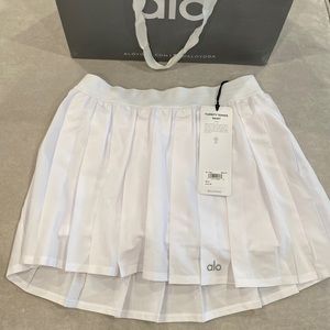 BRAND NEW Alo Varsity Skirt